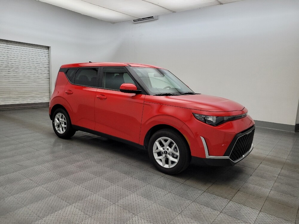 2025 Kia Soul in Glendale, AZ 85301 - 18117364 11