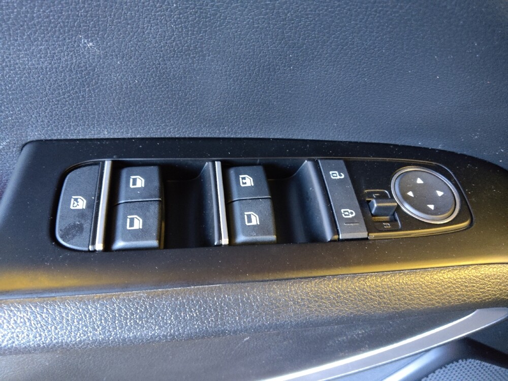 2025 Kia Soul in Glendale, AZ 85301 - 18117364 27