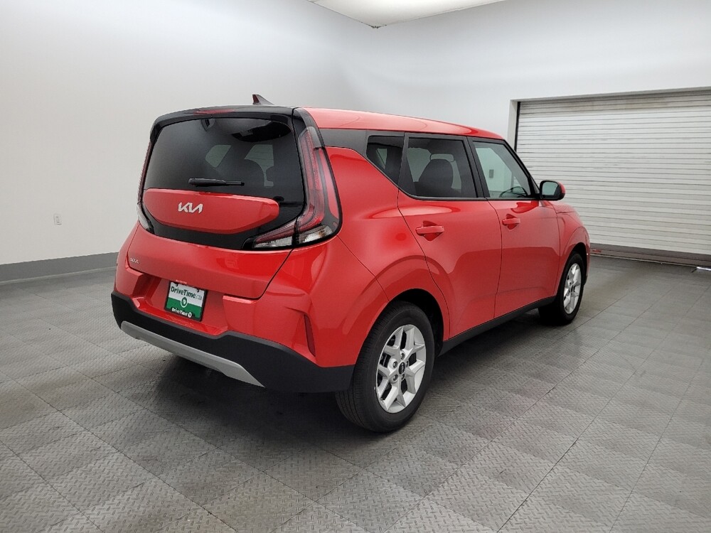 2025 Kia Soul in Glendale, AZ 85301 - 18117364 9