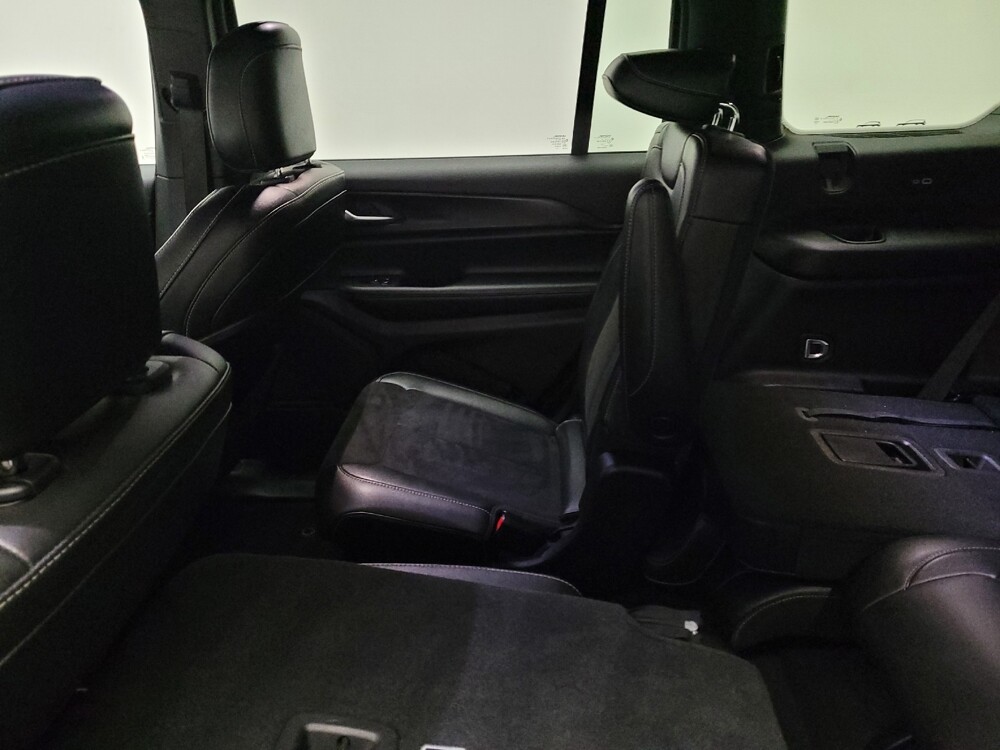 2023 Jeep Grand Cherokee L in Downey, CA 90241 - 18117367 18