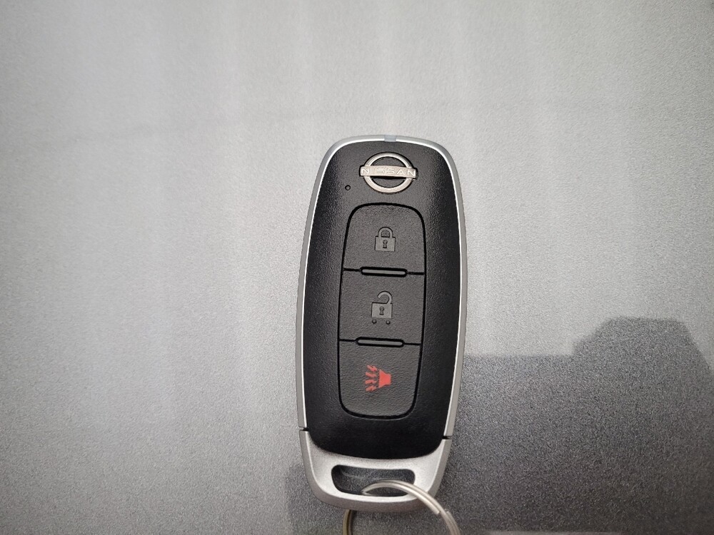 2023 Nissan Rogue in Downey, CA 90241 - 18117368 32