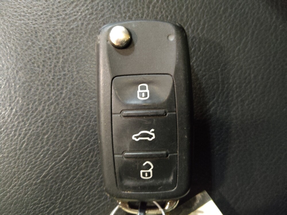 2016 Volkswagen Tiguan in Fort Worth, TX 76116 - 18117374 32