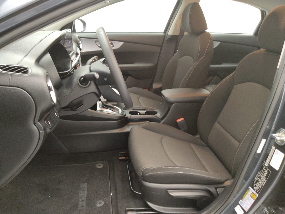 2023 Kia Forte in St. Louis, MO 63136 - 18117415 17