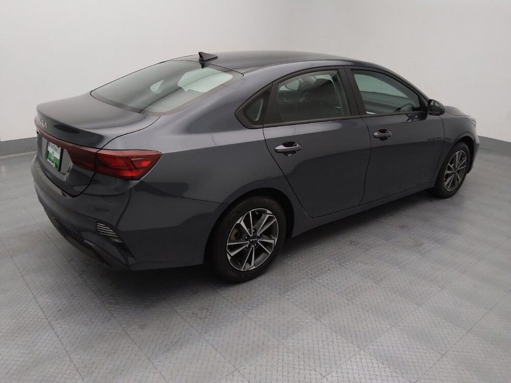 2023 Kia Forte in St. Louis, MO 63136 - 18117415 10