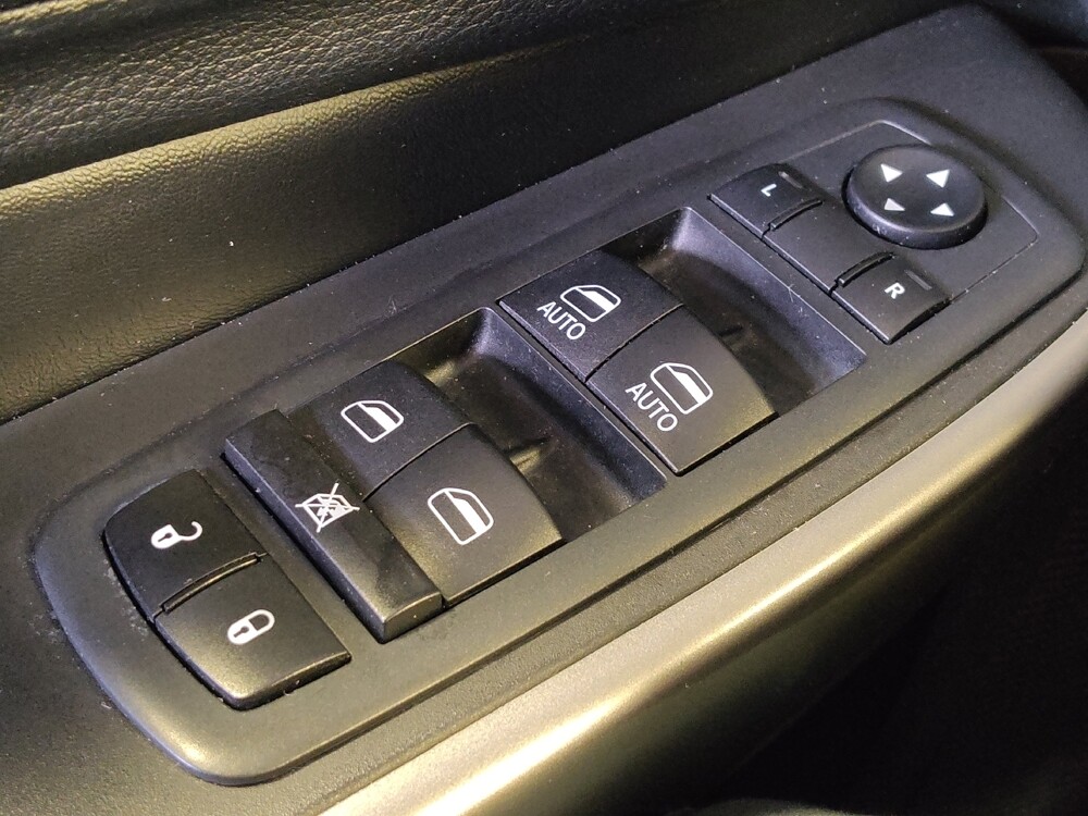 2020 Jeep Cherokee in Houston, TX 77074 - 18117446 27