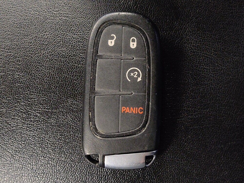 2020 Jeep Cherokee in Houston, TX 77074 - 18117446 32