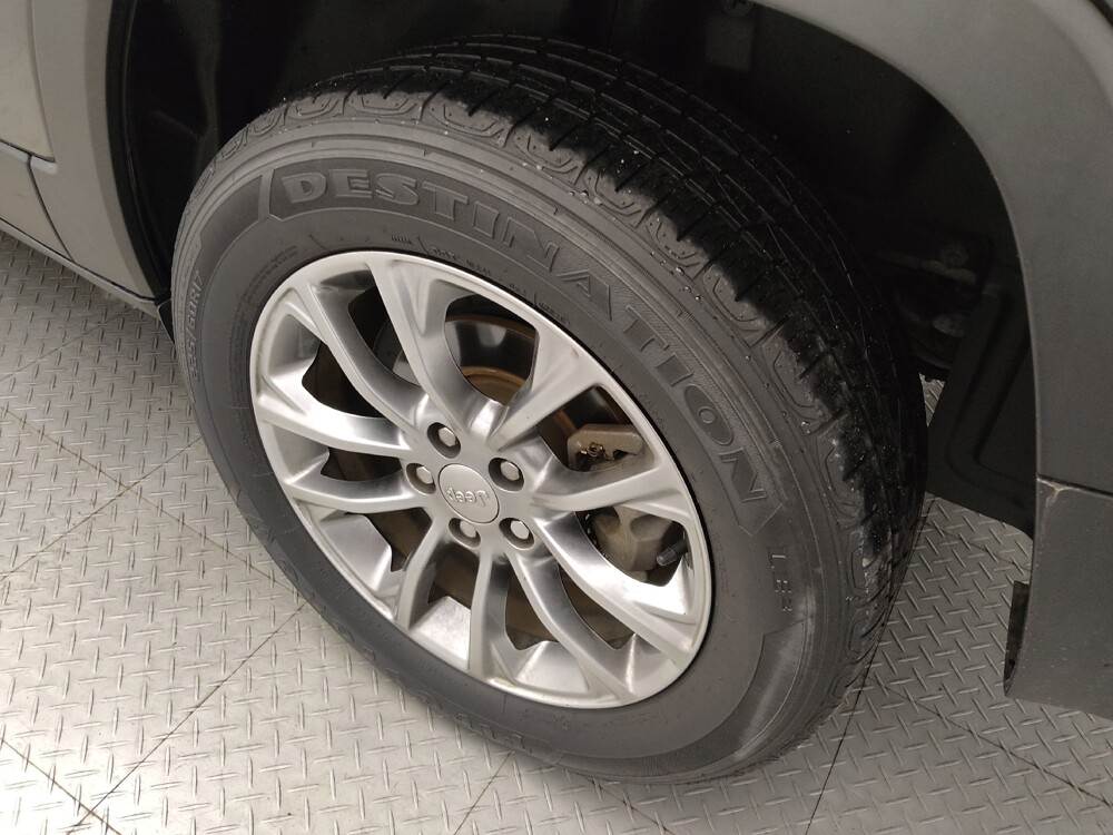 2020 Jeep Cherokee in Houston, TX 77074 - 18117446 31