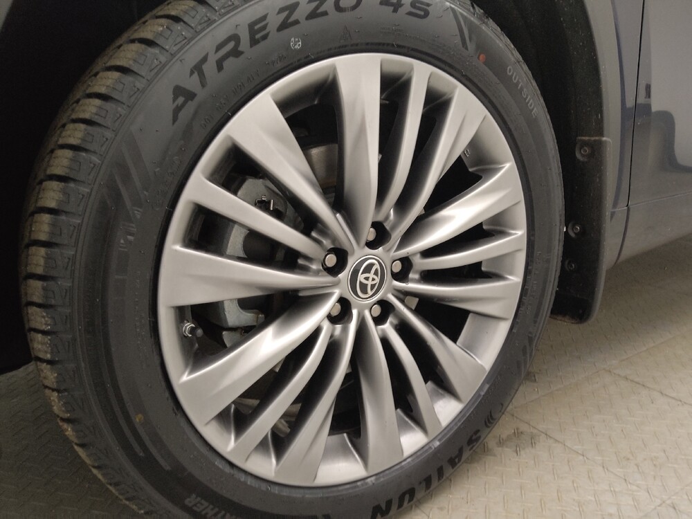 2020 Toyota Highlander in Lakewood, CO 80215 - 18117455 31