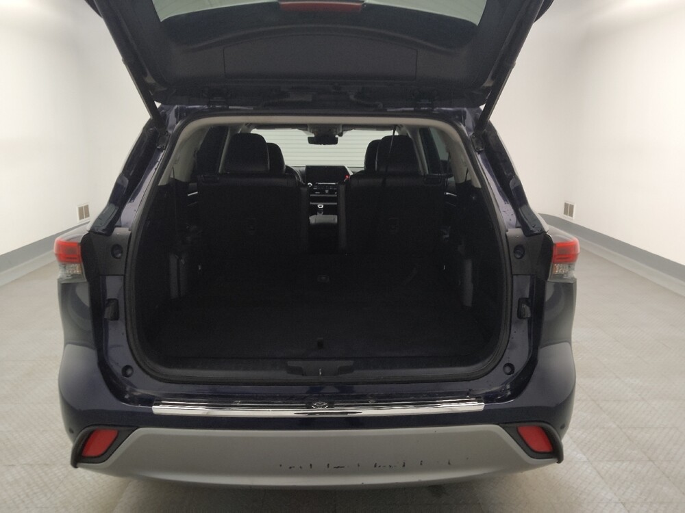 2020 Toyota Highlander in Lakewood, CO 80215 - 18117455 29