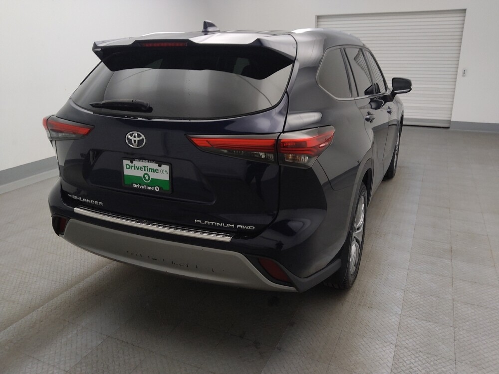 2020 Toyota Highlander in Lakewood, CO 80215 - 18117455 7