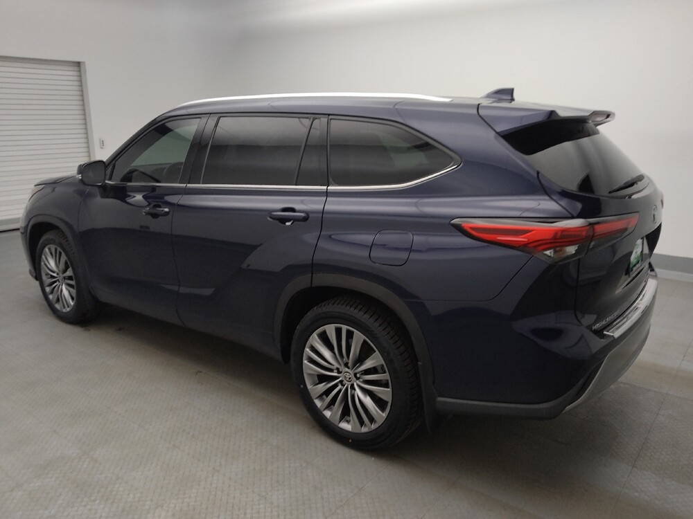 2020 Toyota Highlander in Lakewood, CO 80215 - 18117455 3