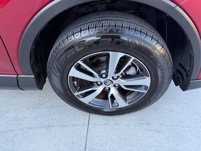 2018 Toyota RAV4 in Knoxville, TN 37920 - 18117460 27