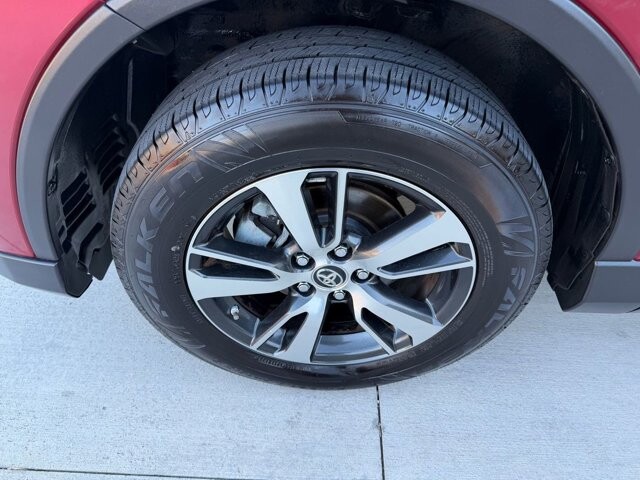 2018 Toyota RAV4 in Knoxville, TN 37920 - 18117460 29