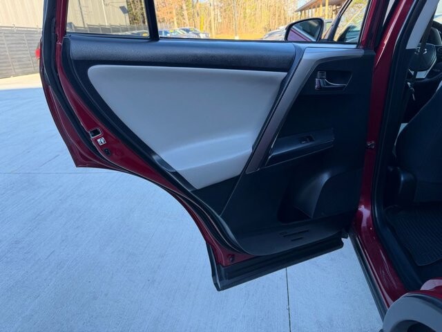 2018 Toyota RAV4 in Knoxville, TN 37920 - 18117460 8