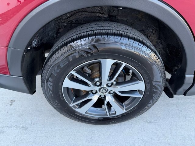 2018 Toyota RAV4 in Knoxville, TN 37920 - 18117460 28
