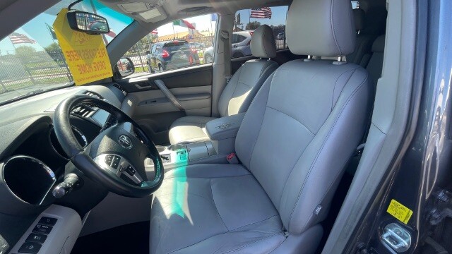 2011 Toyota Highlander in Dallas, TX 75228 - 18117468 11
