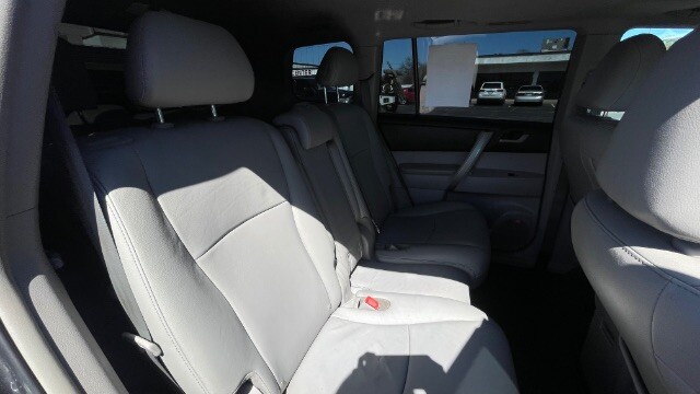 2011 Toyota Highlander in Dallas, TX 75228 - 18117468 19