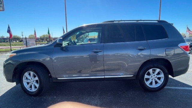 2011 Toyota Highlander in Dallas, TX 75228 - 18117468 10