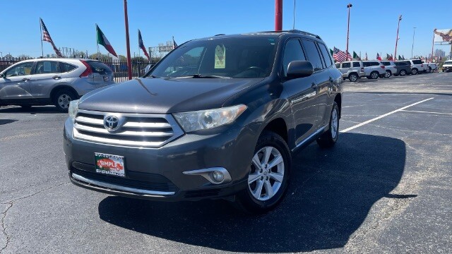 2011 Toyota Highlander in Dallas, TX 75228 - 18117468