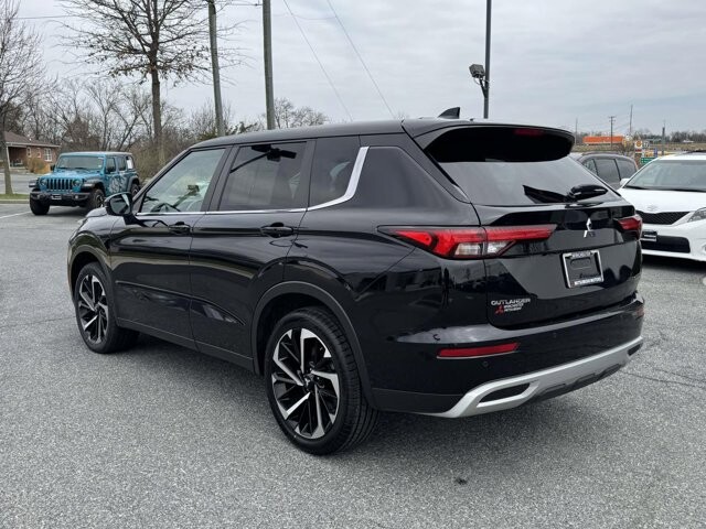 2024 Mitsubishi Outlander in Winchester, VA 22602 - 18117477 36