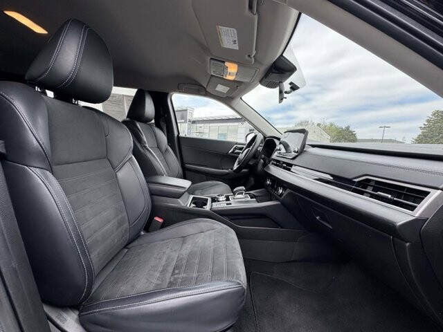 2024 Mitsubishi Outlander in Winchester, VA 22602 - 18117477 9