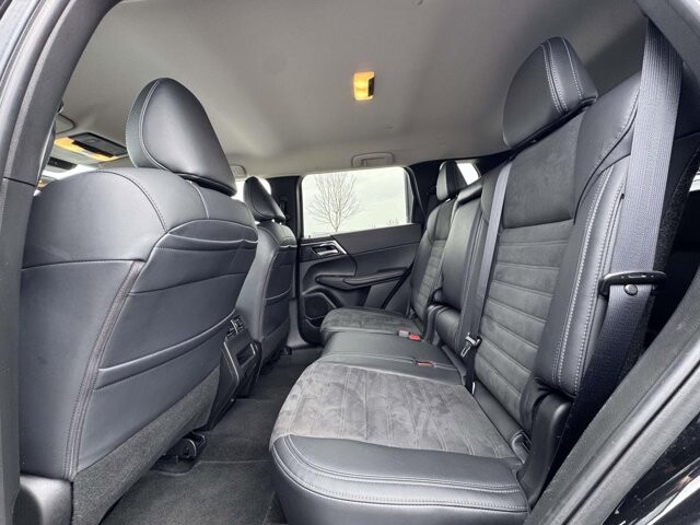 2024 Mitsubishi Outlander in Winchester, VA 22602 - 18117477 42