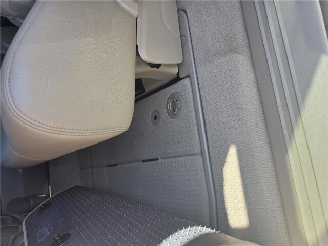 2016 Chrysler Town & Country in Mesa, AZ 85212 - 18117497 26