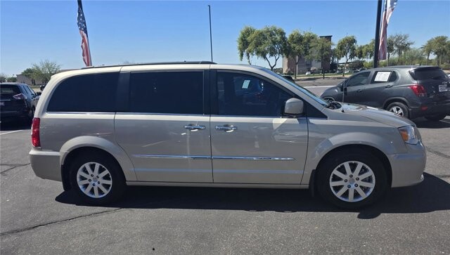 2016 Chrysler Town & Country in Mesa, AZ 85212 - 18117497 4