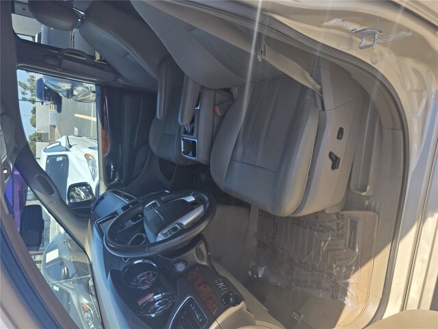 2016 Chrysler Town & Country in Mesa, AZ 85212 - 18117497 52