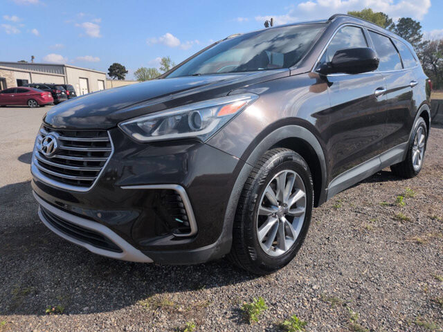 2017 Hyundai Santa Fe in North Little Rock, AR 72117-1620 - 18117501