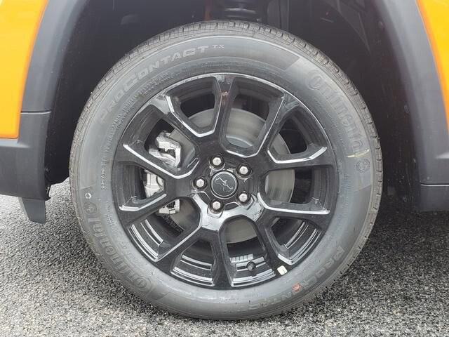 2026 Jeep Compass in Bedford, OH 44146 - 18117502 12