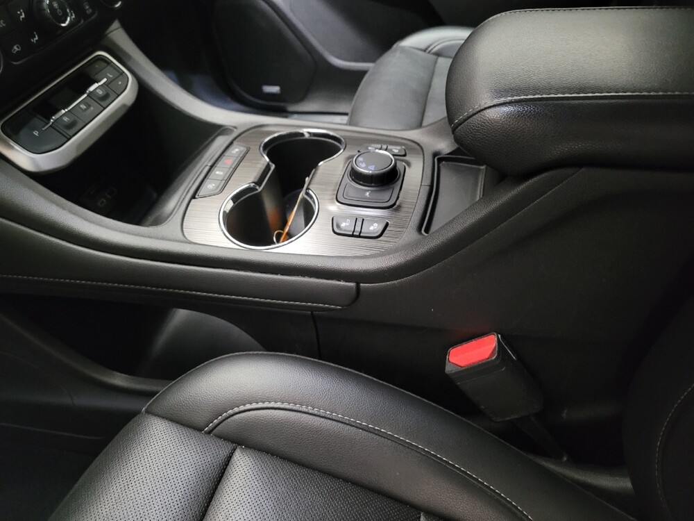 2023 GMC Acadia in Riverside, CA 92504 - 18117533 26