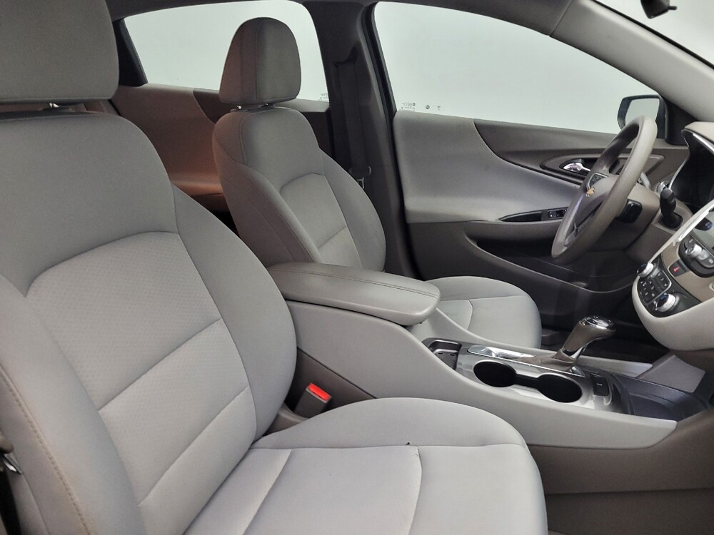 2019 Chevrolet Malibu in Raleigh, NC 27604 - 18117537 21