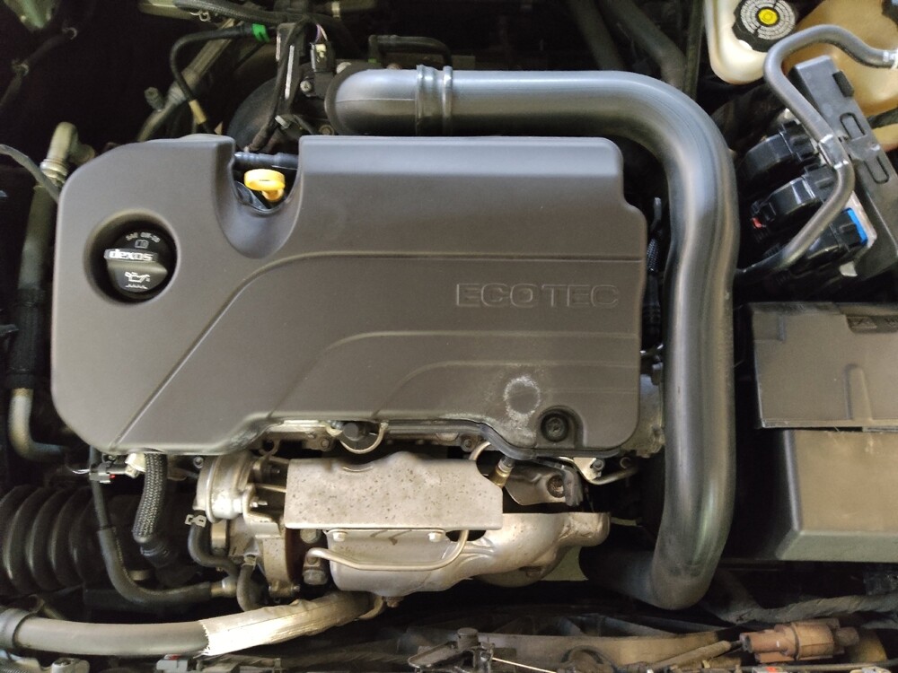 2019 Chevrolet Malibu in Raleigh, NC 27604 - 18117537 30