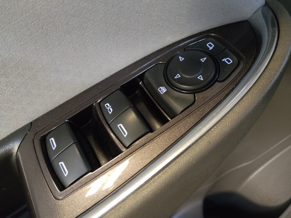 2019 Chevrolet Malibu in Raleigh, NC 27604 - 18117537 27