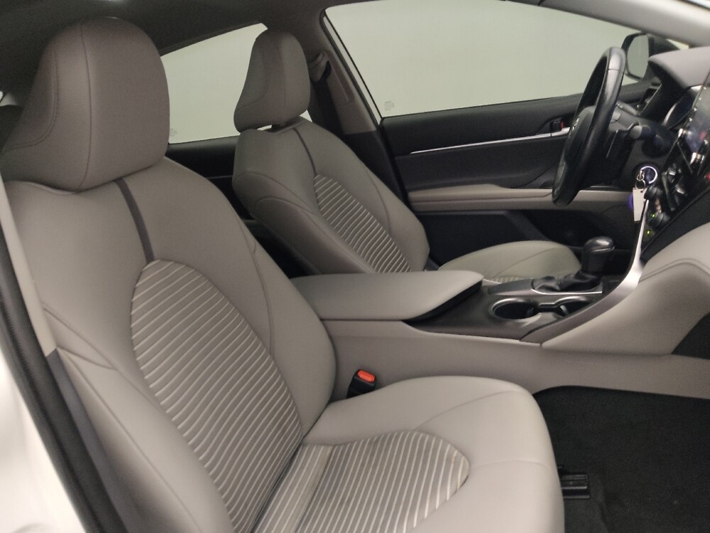 2021 Toyota Camry in Union City, GA 30291 - 18117562 21