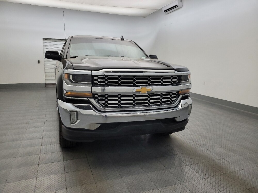 2018 Chevrolet Silverado 1500 in Glendale, AZ 85301 - 18117581 14