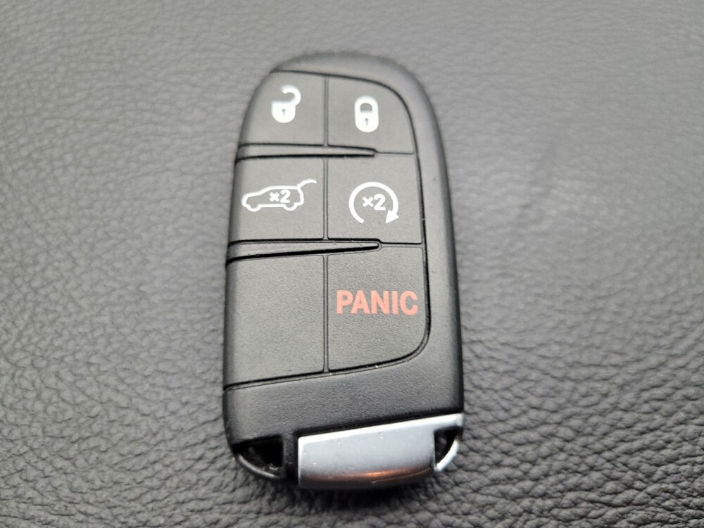 2017 Jeep Grand Cherokee in Las Vegas, NV 89104 - 18117603 32