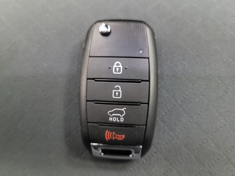 2019 Kia Sorento in Las Vegas, NV 89102 - 18117606 32