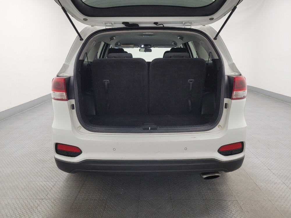 2019 Kia Sorento in Las Vegas, NV 89102 - 18117606 33