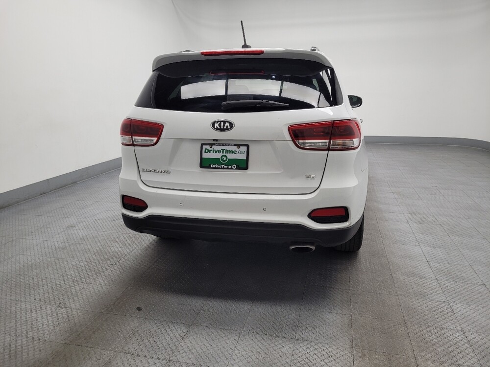 2019 Kia Sorento in Las Vegas, NV 89102 - 18117606 7