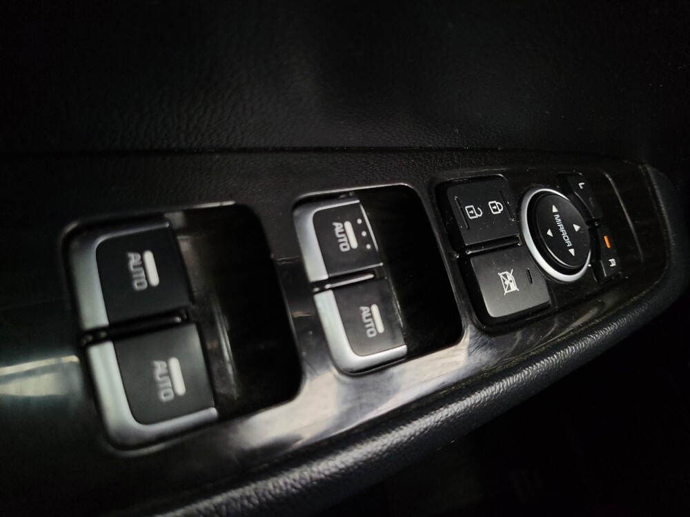 2019 Kia Sorento in Las Vegas, NV 89102 - 18117606 27