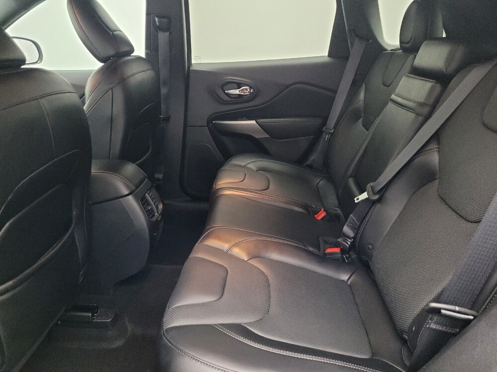 2019 Jeep Cherokee in Gainesville, FL 32609 - 18117612 18