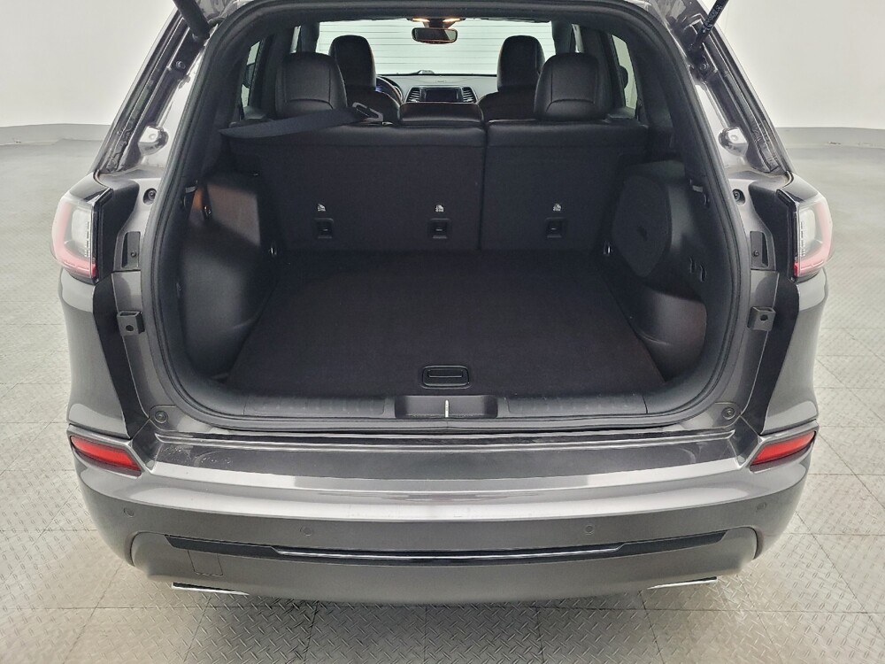 2019 Jeep Cherokee in Gainesville, FL 32609 - 18117612 29