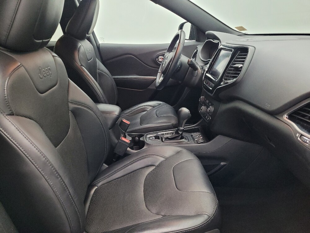 2019 Jeep Cherokee in Gainesville, FL 32609 - 18117612 21