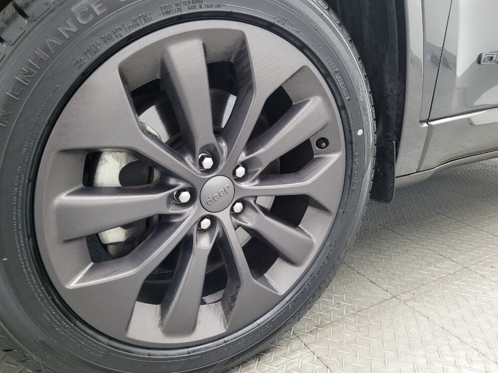 2019 Jeep Cherokee in Gainesville, FL 32609 - 18117612 31