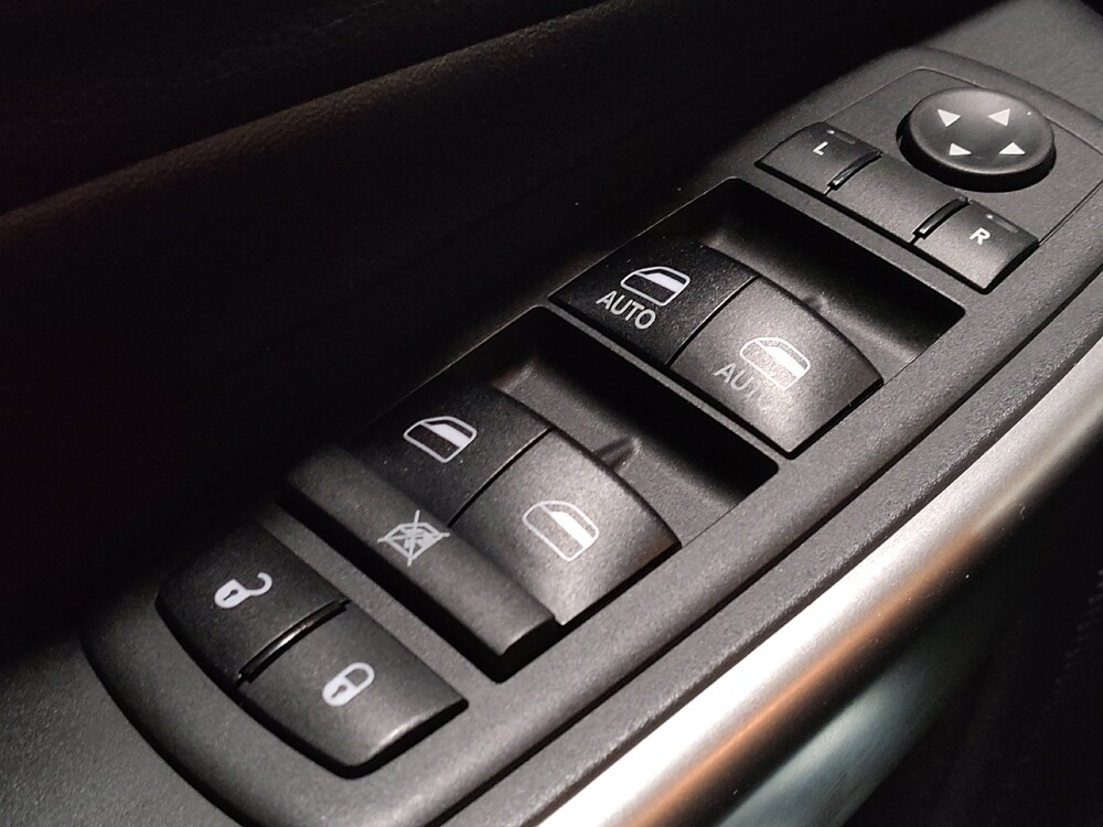 2019 Jeep Cherokee in Gainesville, FL 32609 - 18117612 27