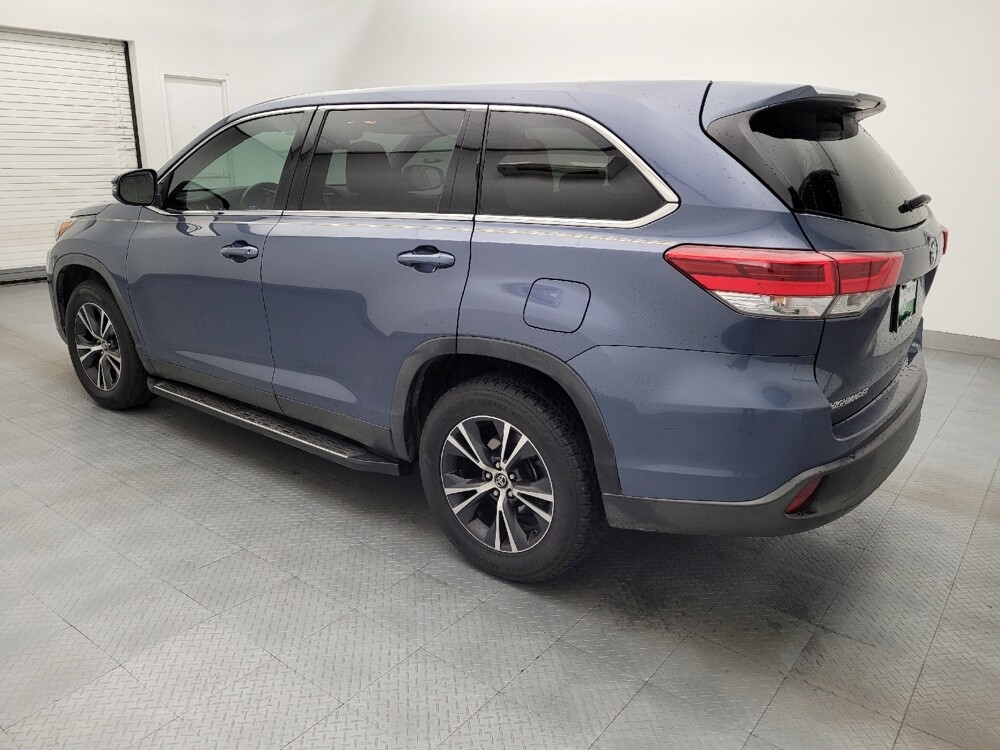 2019 Toyota Highlander in Greensboro, NC 27407 - 18117645 3