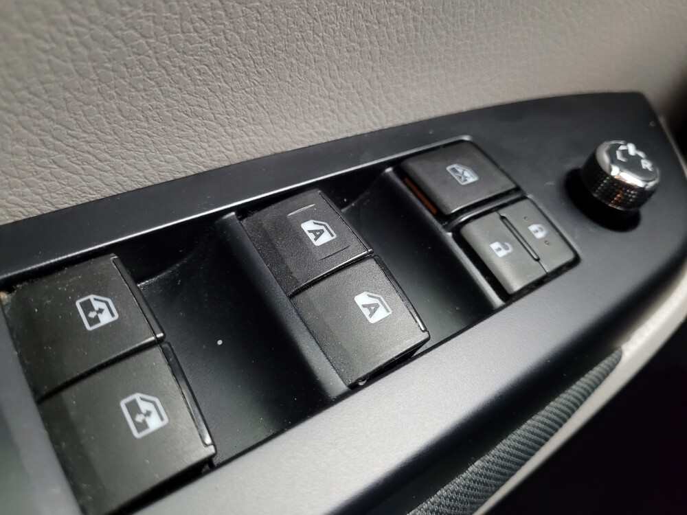 2019 Toyota Highlander in Greensboro, NC 27407 - 18117645 27