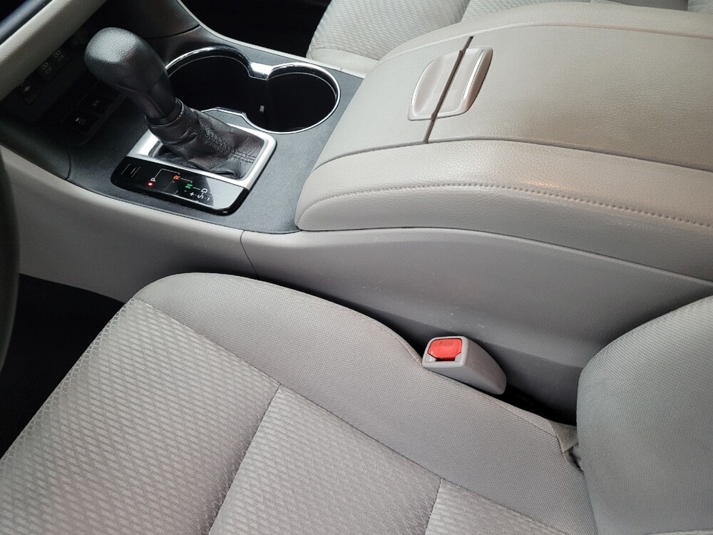 2019 Toyota Highlander in Greensboro, NC 27407 - 18117645 26